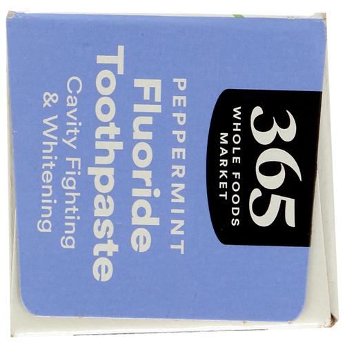 Whole Foods Market Fluoride Toothpaste, Cavity Fighting & Whitening, Peppermint Flavor, 5.5 Ounce