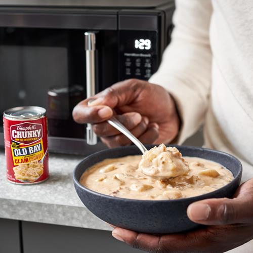 Campbells Chunky Soup, Old Bay Seasoned Clam Chowder, 18.8 Oz Can