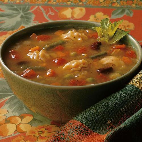 Amy’S Soup, Vegan Minestrone, Low Fat, Made With Organic Vegetables, Beans And Pasta In Tomato Broth, Canned Soup, 14.1 Oz