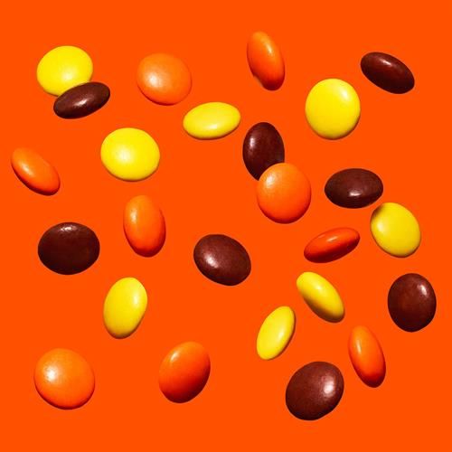 Reeses Pieces Peanut Butter In A Crunchy Shell, Candy Box, 4 Oz