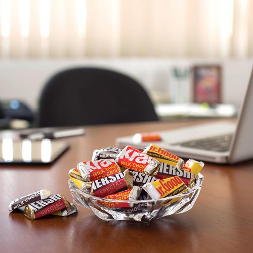 Hersheys Miniatures Assorted Chocolate Candy Party Pack, 35.9 Oz