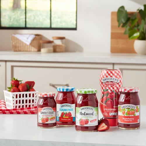 Smuckers Strawberry Squeezable Fruit Spread, 20 Ounces