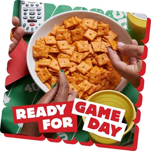 Cheez-It Cheese Crackers, Baked Snack Crackers, Lunch Snacks, Family Size, Reduced Fat Original, 19Oz Box (1 Box)