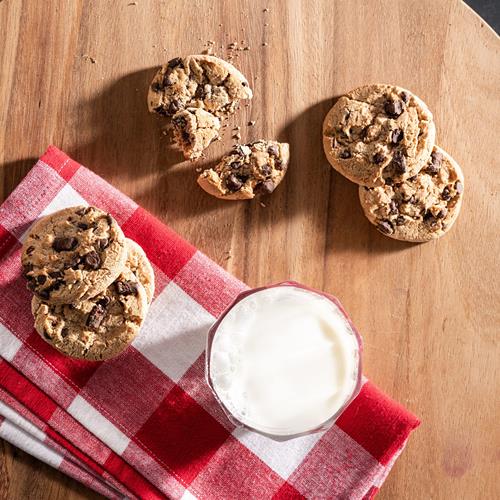 Chips Ahoy! Chunky Chocolate Chip Cookies, Party Size, 24.75 Oz