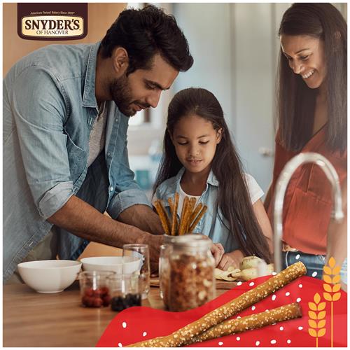 Snyders Of Hanover, Old Fashioned Pretzel Rods, 27 Oz Canister