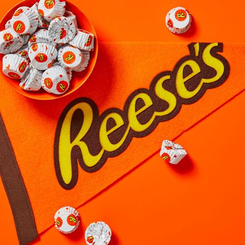 Reeses Miniatures White Creme Peanut Butter Cups, Candy Share Pack, 10.5 Oz