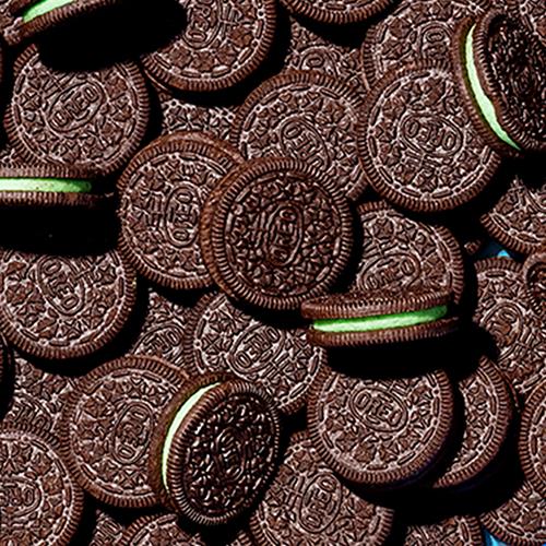 Oreo Mint Creme Chocolate Sandwich Cookies, Family Size, 18.71 Oz