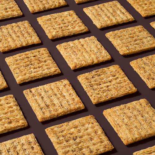 Triscuit Cracked Pepper & Olive Oil Whole Grain Wheat Crackers, Lunch Snacks, Snack Crackers, Family Size, 12.5 Oz