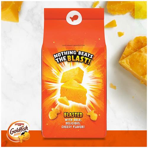 Goldfish Crackers, Flavor Blasted Xtra Cheddar Crackers, Family Size, 10 Oz Bag