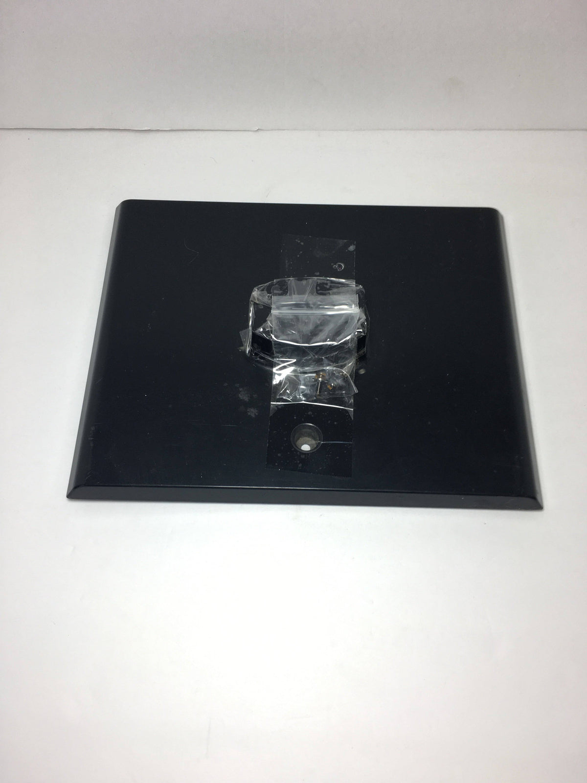 Emerson LC220EM2 TV Stand / Base